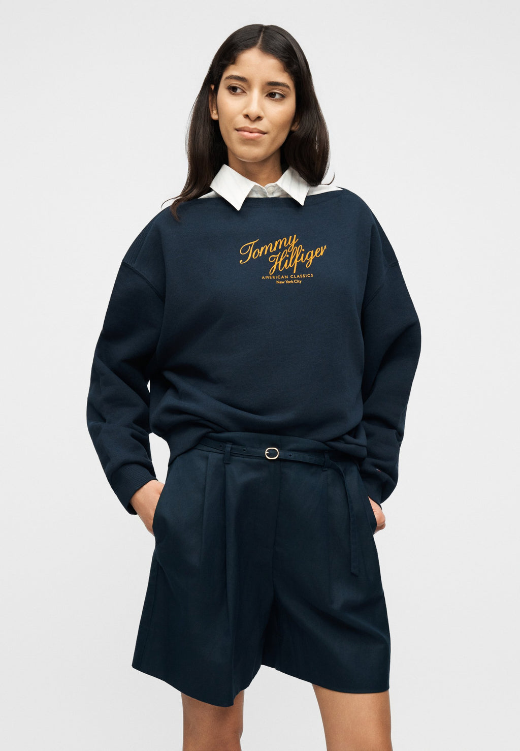 LOGO RELAXED BOAT NECK SWEATSHIRT Media 5