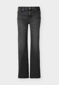 Schwarze Bootcut-Jeans mit vorderen Taschen, Gürtelschlaufen und dezenten verblassten Details im Stoff.