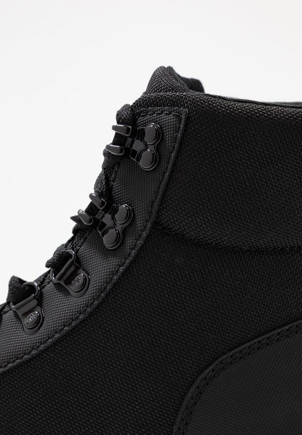 Dr. Martens COMBS