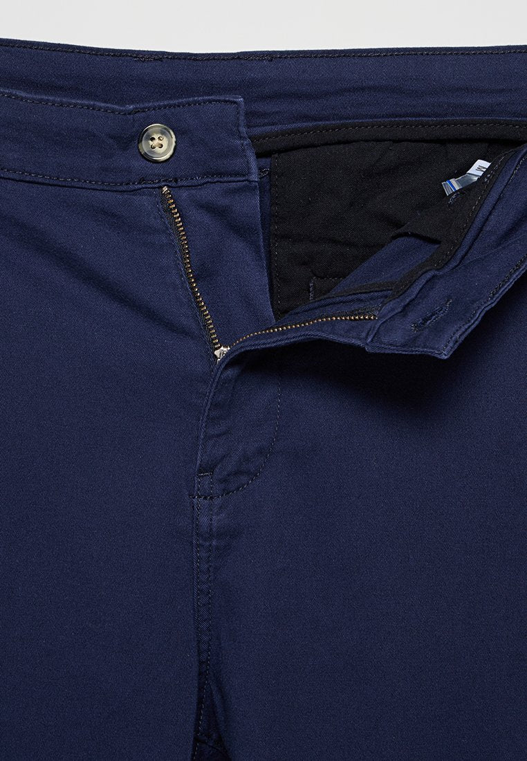 LOOSE FIT Media 4