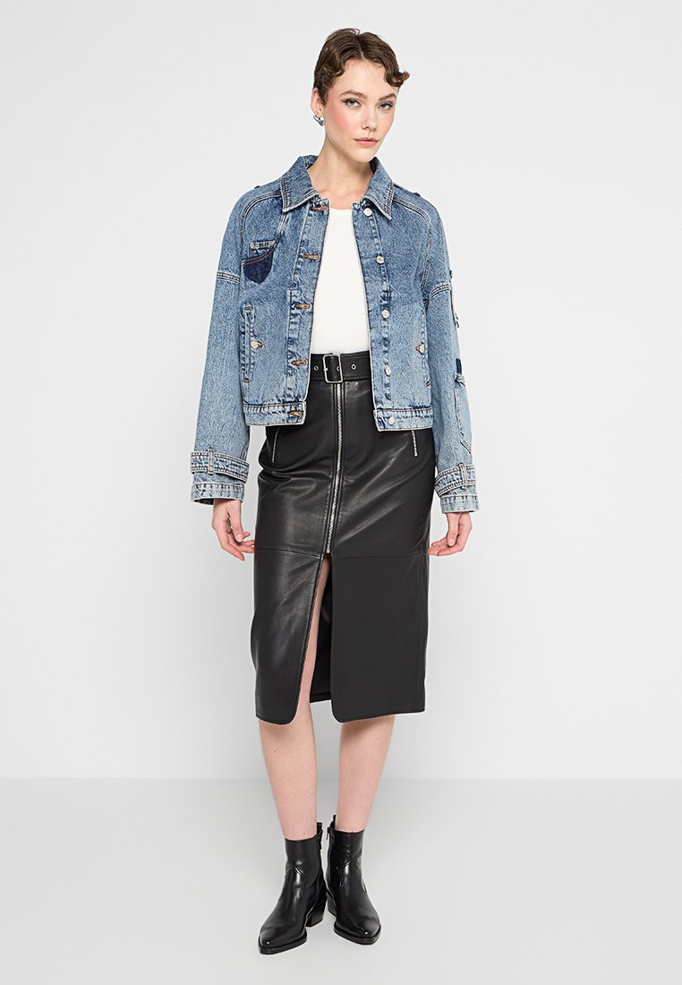 MOSCHINO JEANS