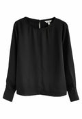 Schwarze Bluse mit langen Ärmeln und Rundhalsausschnitt, aus weichem Stoff mit leichtem Fall. Besitzt eine Öffnung im Rücken und abschraubbare Ärmel. Minimalistisches Design.