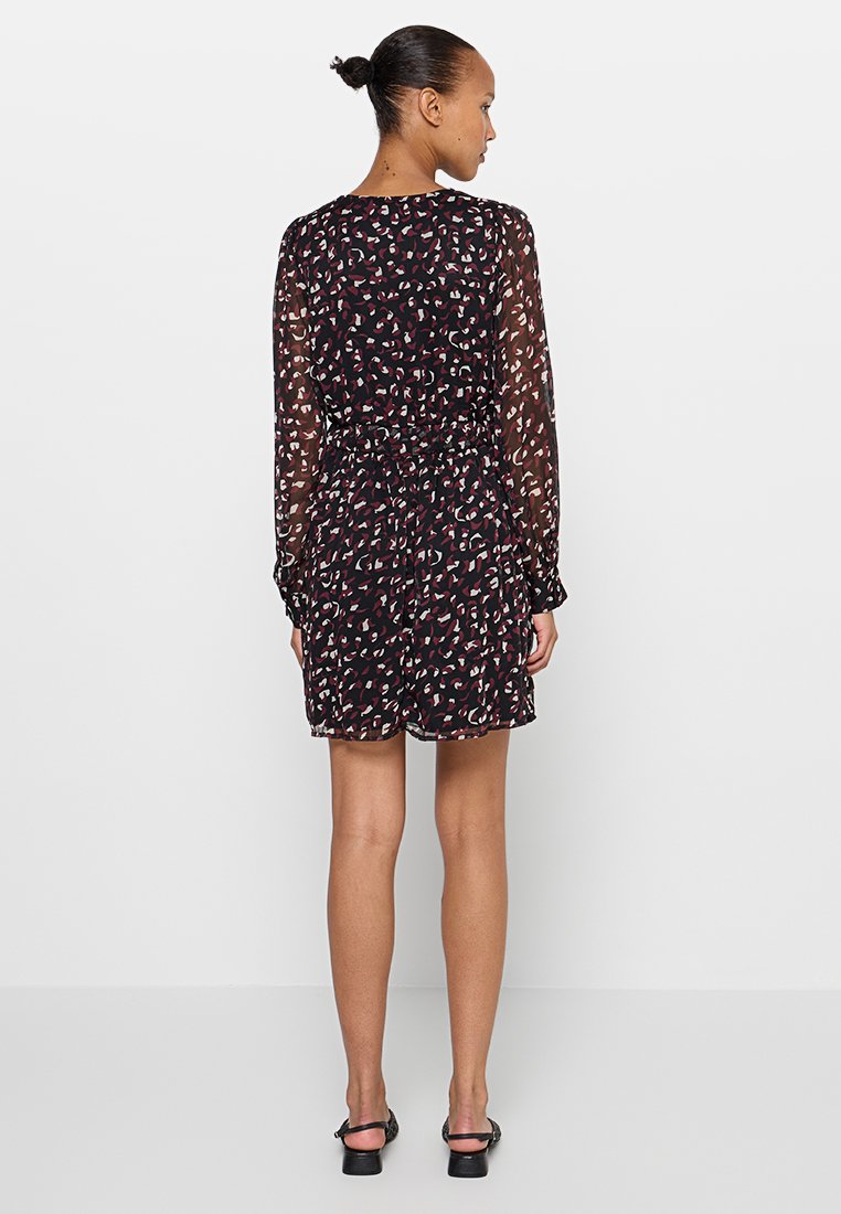 ONLY Petite Freizeitkleid Media 3