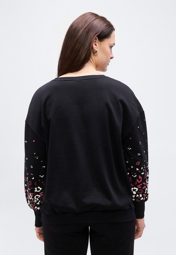 ONLY Carmakoma CARBROOKE O NECK