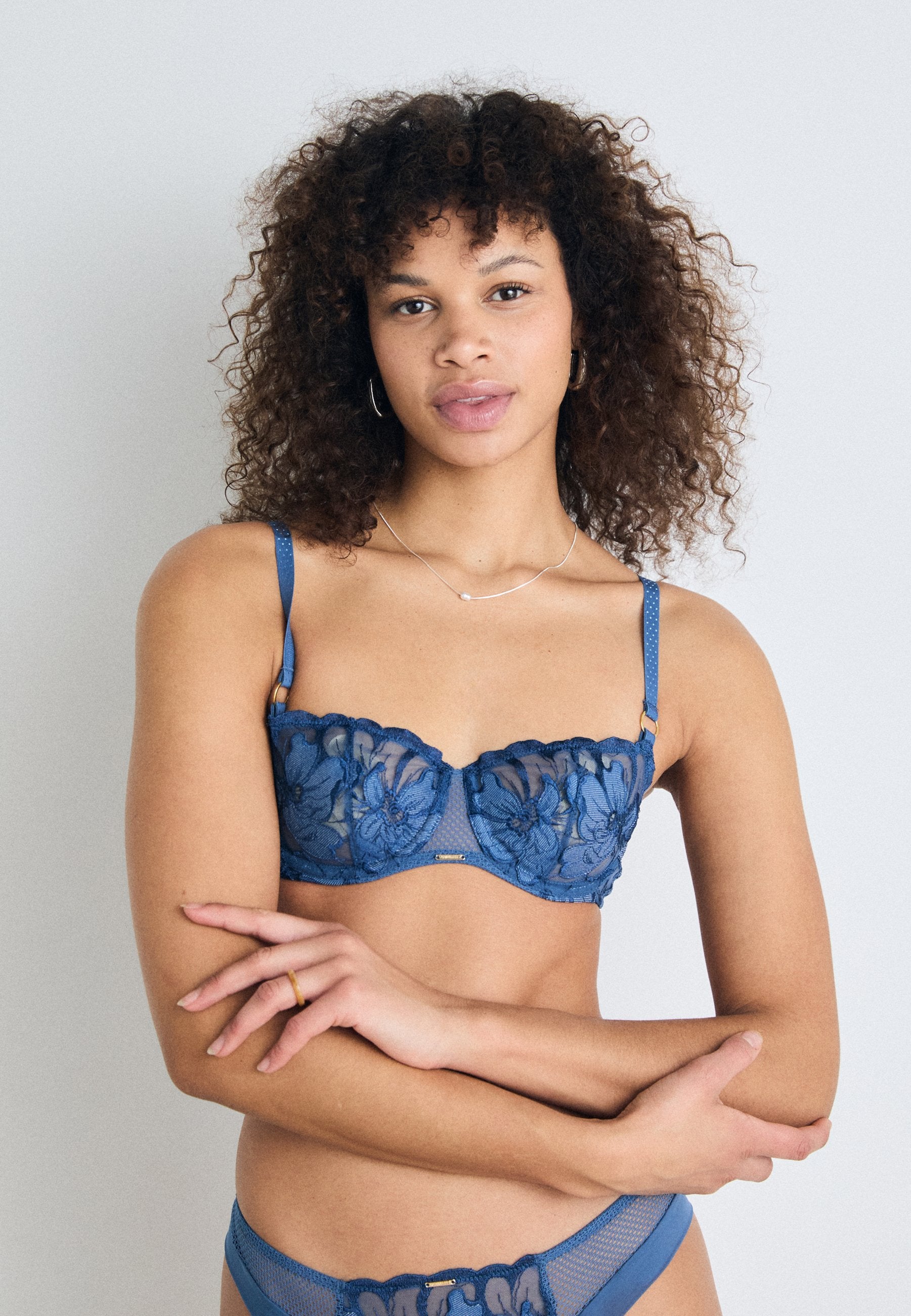 HALF CUP BALCONY BRA Media 3