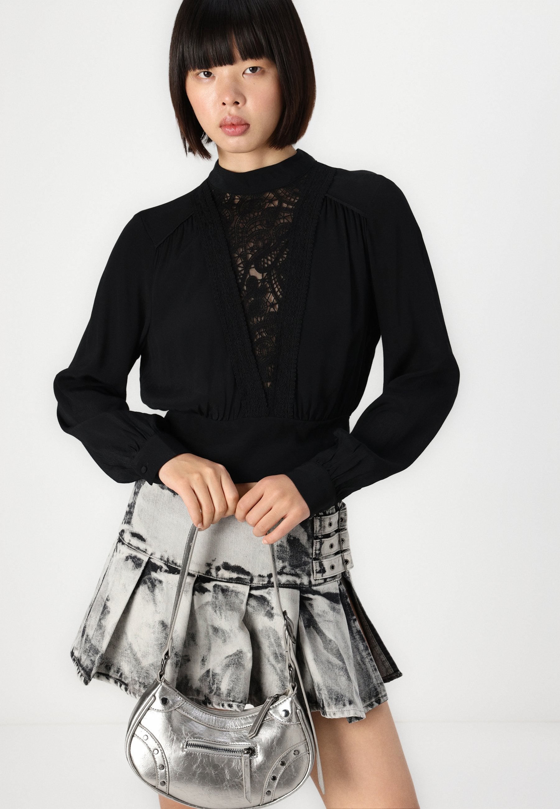 VILA VIFLARINA HIGH NECK