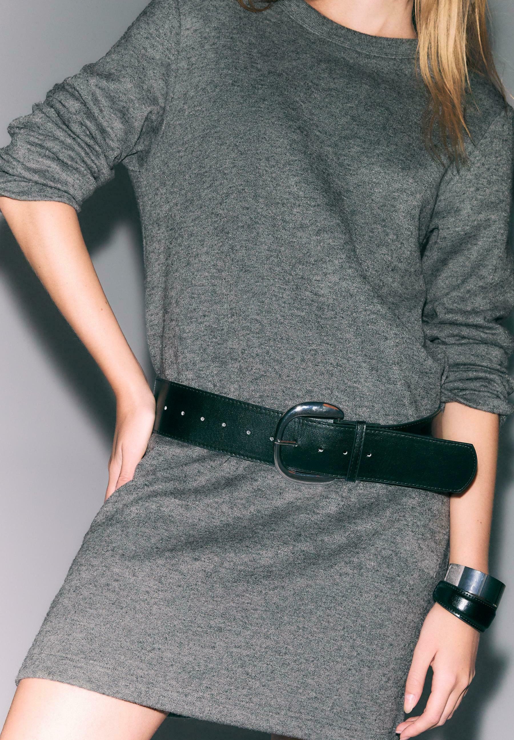 Stradivarius SHORT WITH BELT