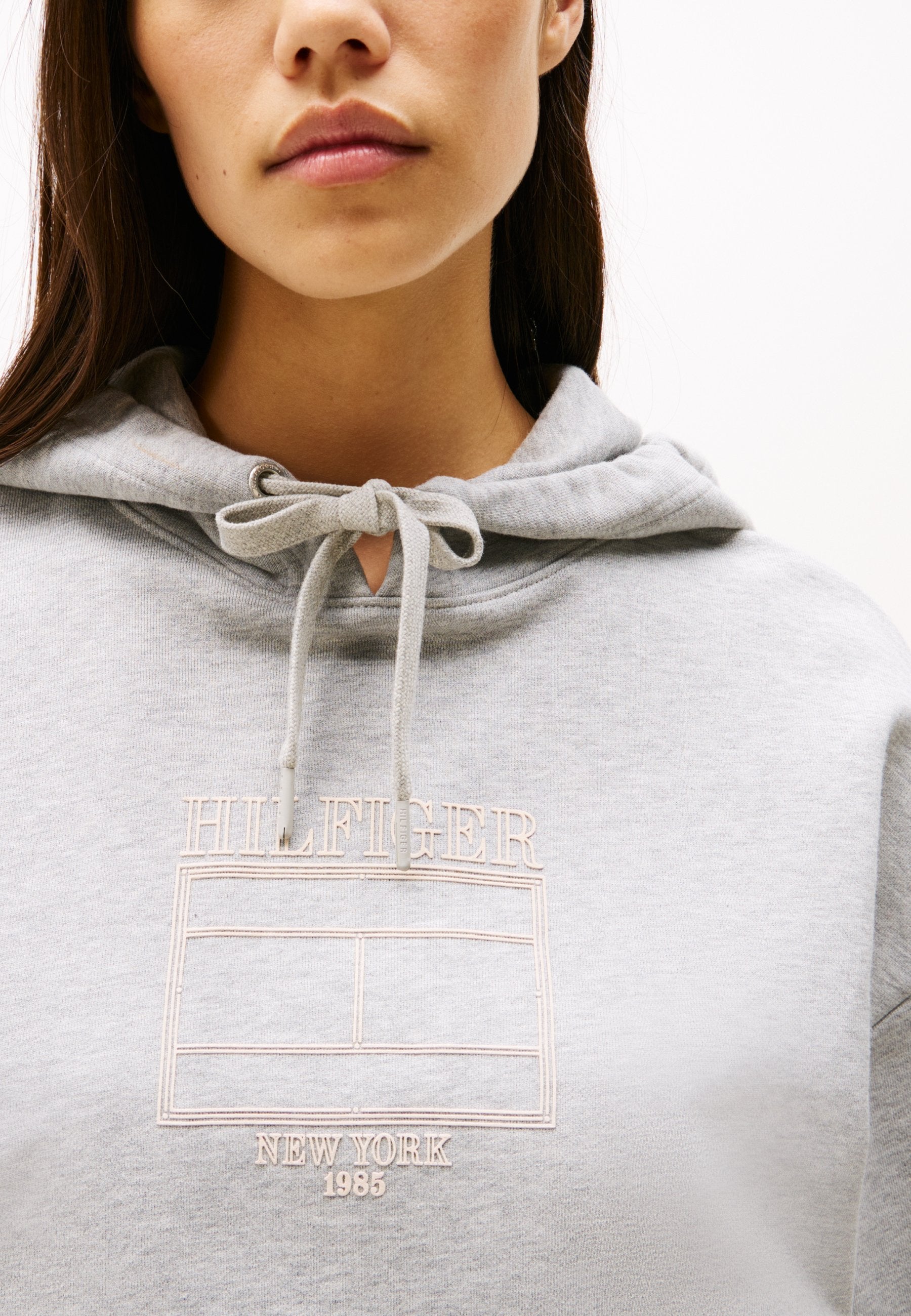 OUTLINE FLAG HOODIE Media 5