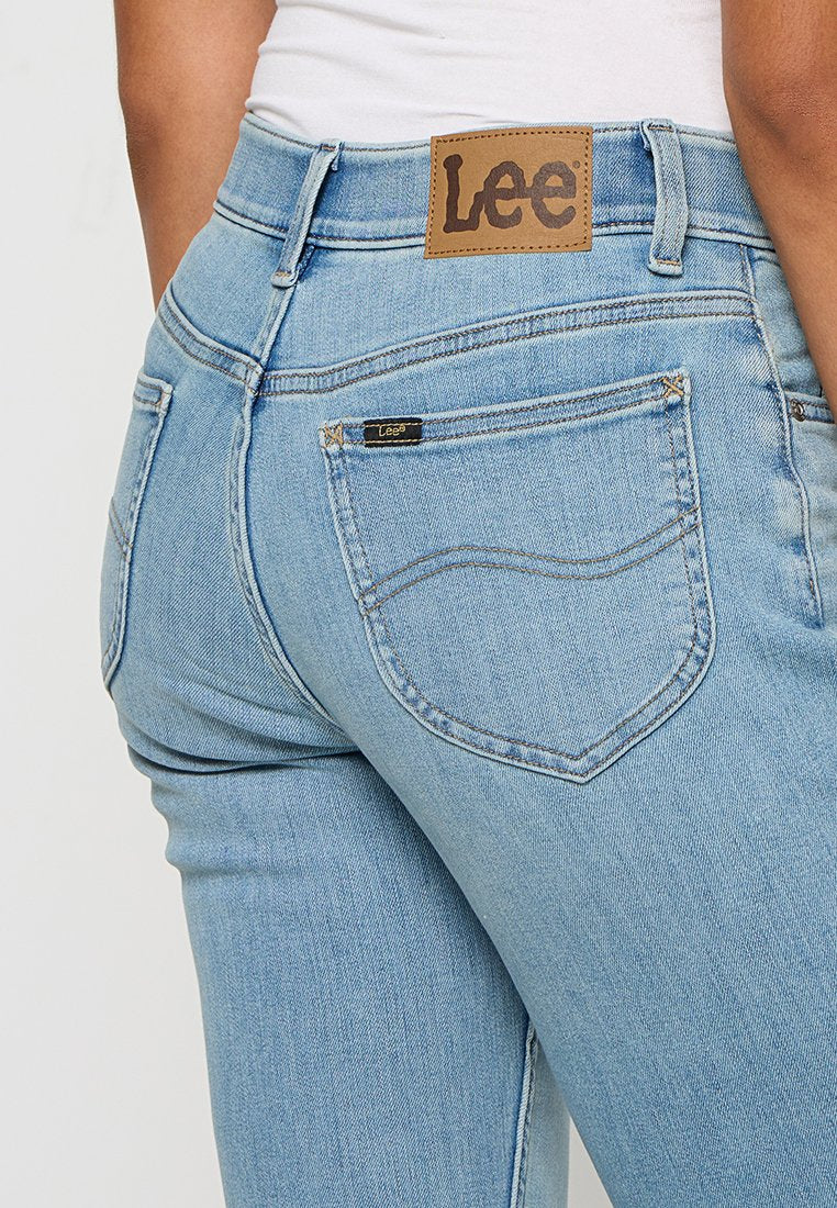 Lee