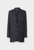 Dunkelblazer mit strukturiertem Holzmaserungsmuster, zwei Knöpfen, Reverskragen und Taschen vorne; taillierte Passform und glattes Futter.