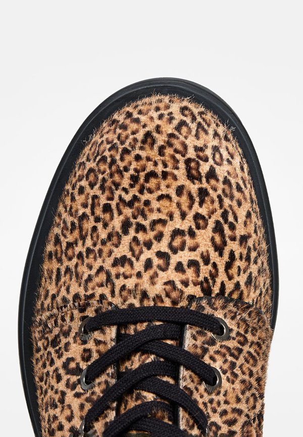 Stuart Weitzman SOHO