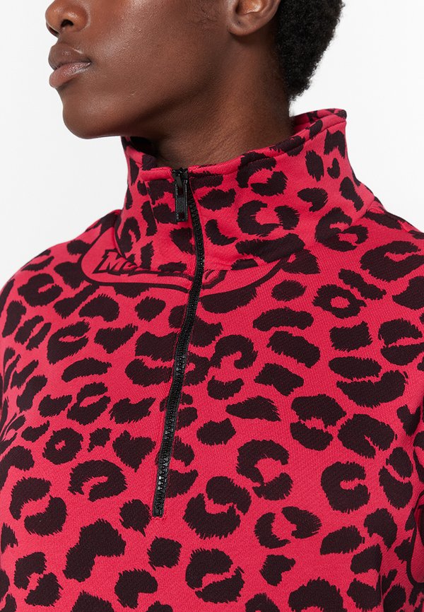 Love Moschino