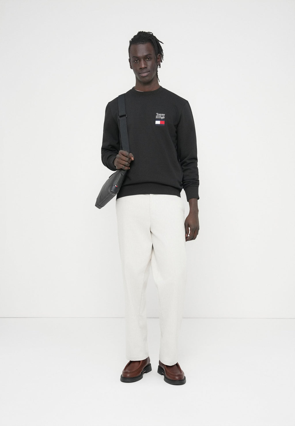 FLAG EMBROIDERY FLEX FLEECE SWEATSHIRT Media 2