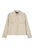 Beige Button-Up-Hemd mit Kragen, langen Ärmeln und zwei Brusttaschen. Verfügt über ein gesticktes Logo und eine glatte, weiche Textur.