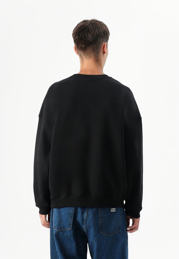 On Vacation ULTIMI ROMANTICI SWEATER UNISEX