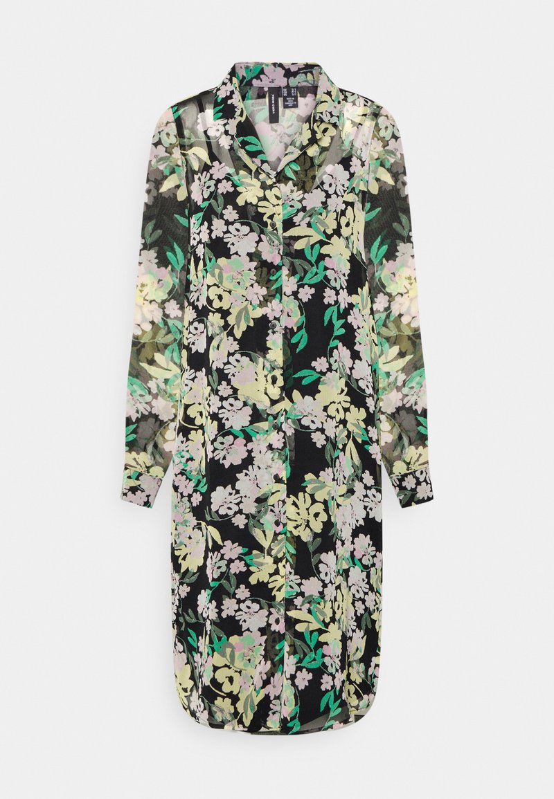 Blumenkleid mit schwarzem Hintergrund, das leichte grüne und pinke Blumen zeigt, lange Ärmel und einen kragenähnlichen Ausschnitt hat. Halbdurchsichtiger Stoff.