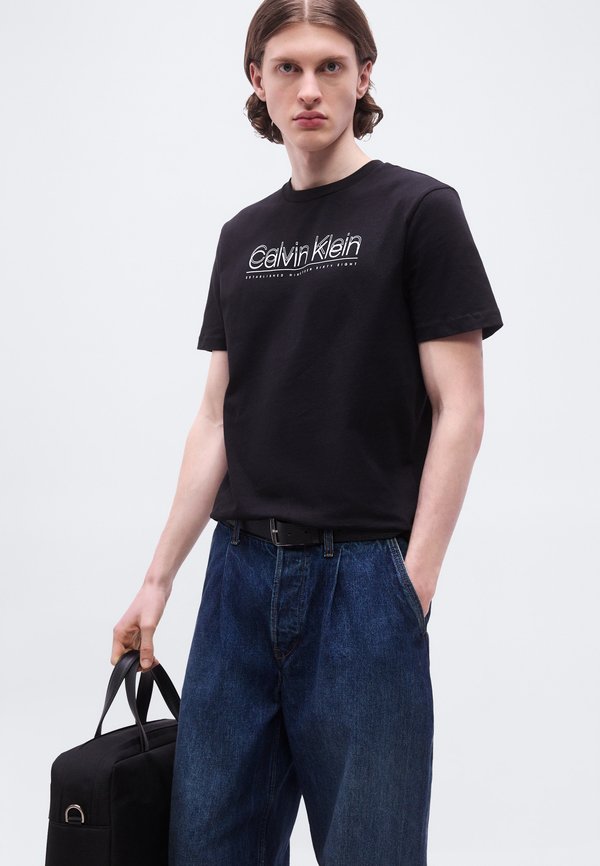 Calvin Klein DOUBLE LOGO GRAPHIC