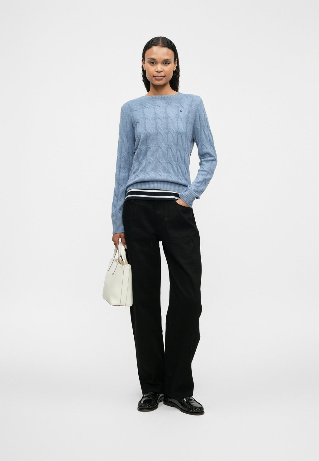 MID RISE BARREL LEG BLACK JEANS Media 2