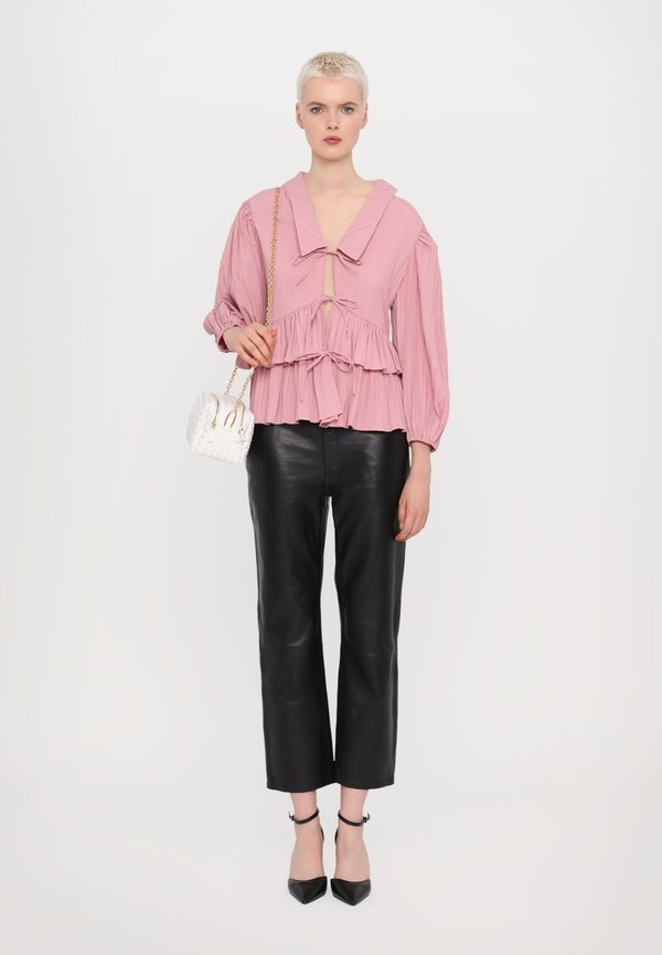 Stine Goya PLEATED BALLOON SLEEVE TIE