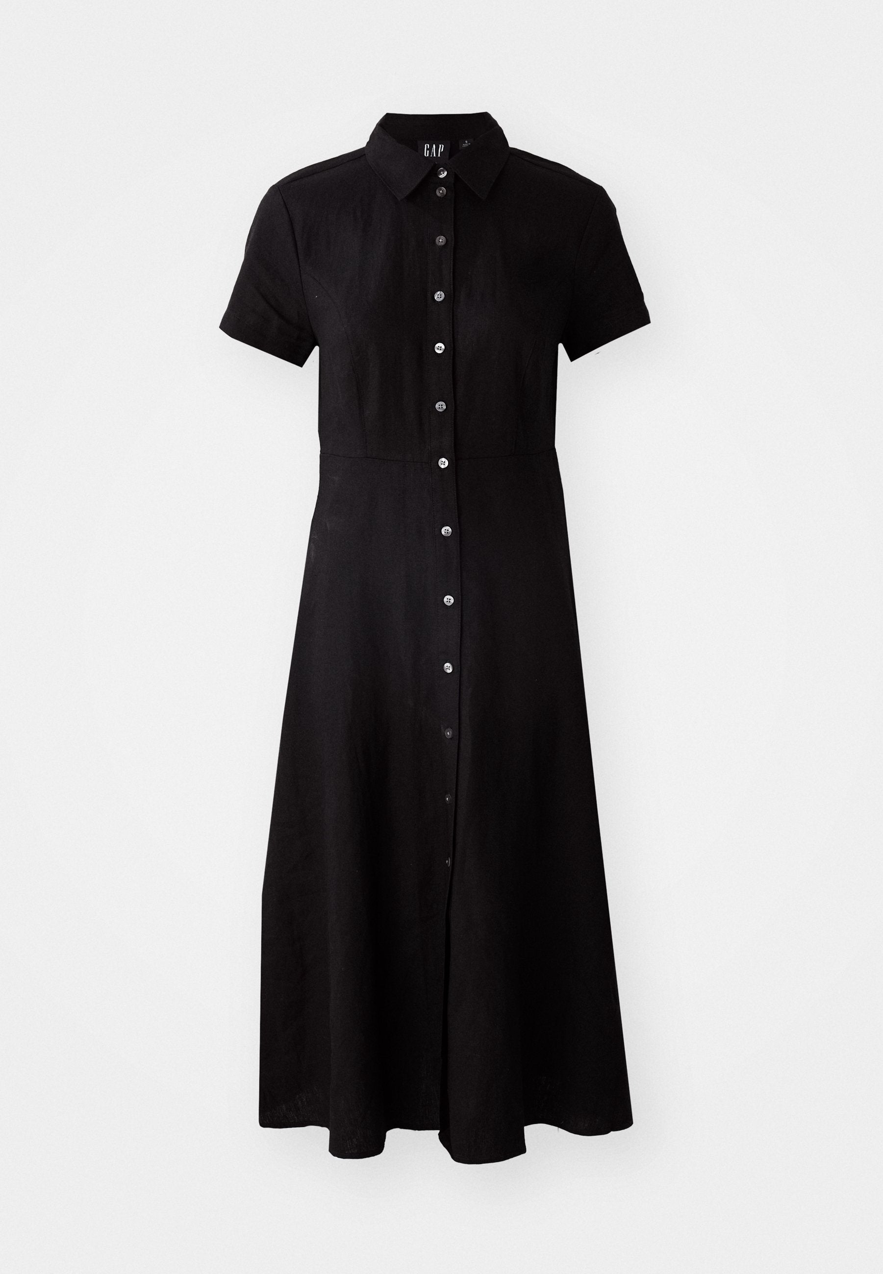 Schwarzes kurzes Kleid mit kurzen Ärmeln, Knopfleiste, Kragen und knielangem Rock aus leichtem Stoff. Glatte Textur und taillierte Passform.