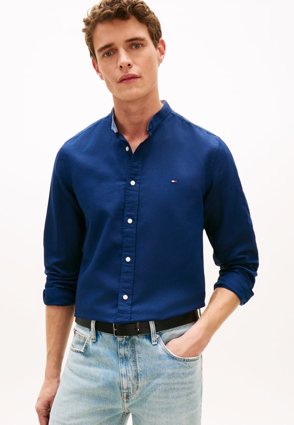 Tommy Hilfiger SLIM FIT LINEN BLEND GRANDAD COLLAR SHIRT - Shirt - carbon navy