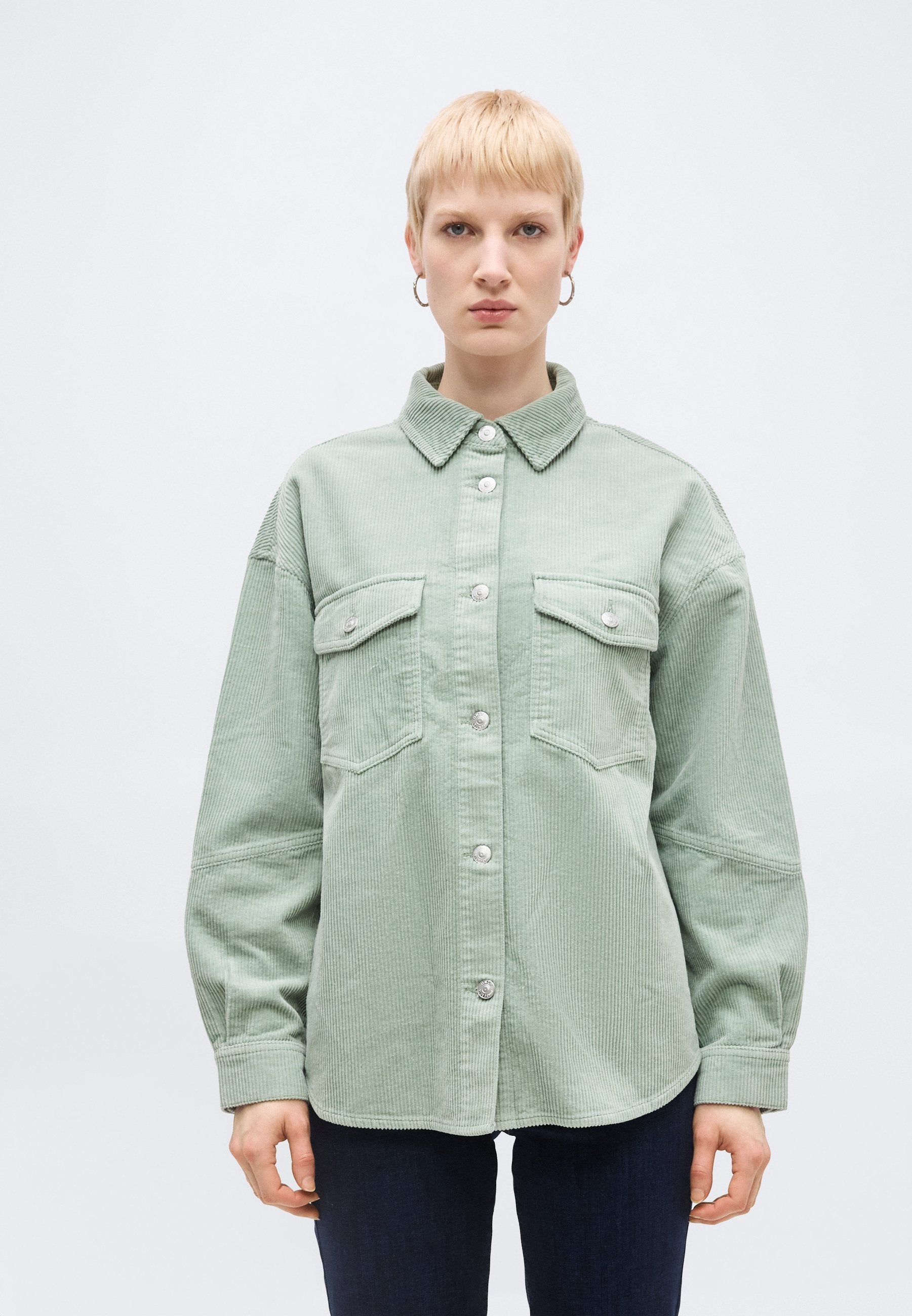 ONLTIGGY SHACKET Media 3