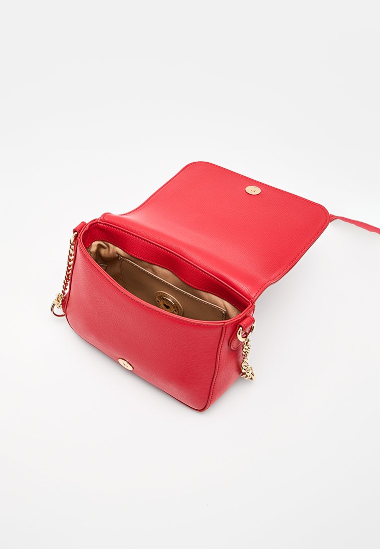 Love Moschino