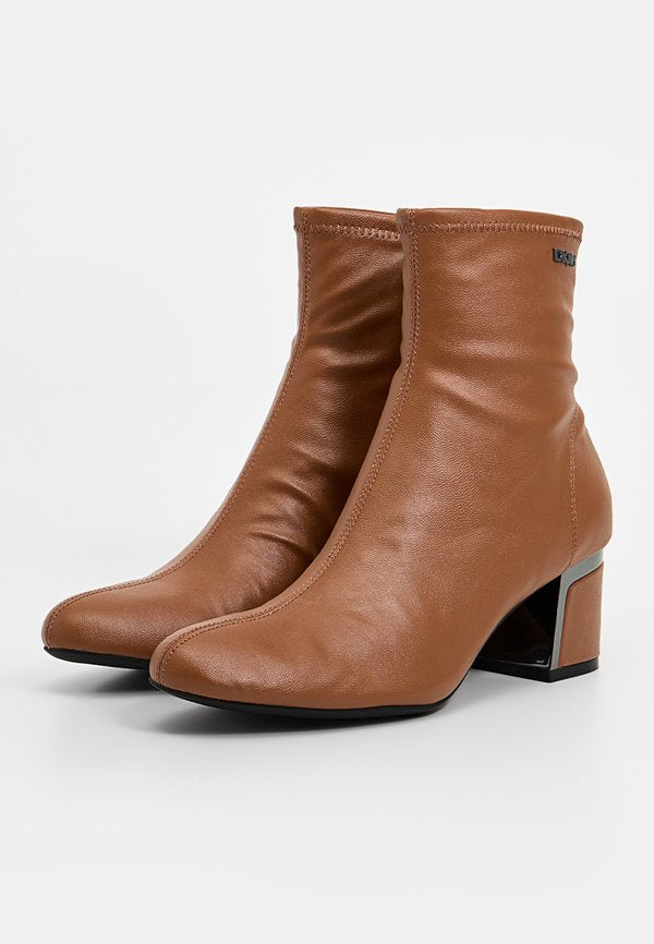 DKNY CALYNDA