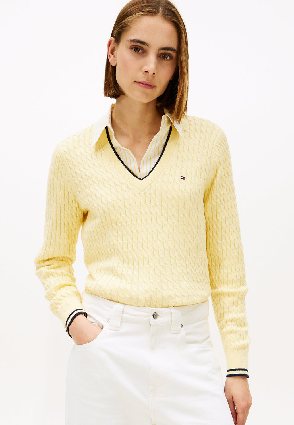 CABLE KNIT V NECK JUMPER Media 3