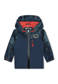 Marineblaues Kapuzensweatshirt mit einem strukturierten grünen und schwarzen Muster. Verfügt über orangefarbene Akzente, einen Frontreißverschluss und elastische Bündchen. Timberland-Logopatch.