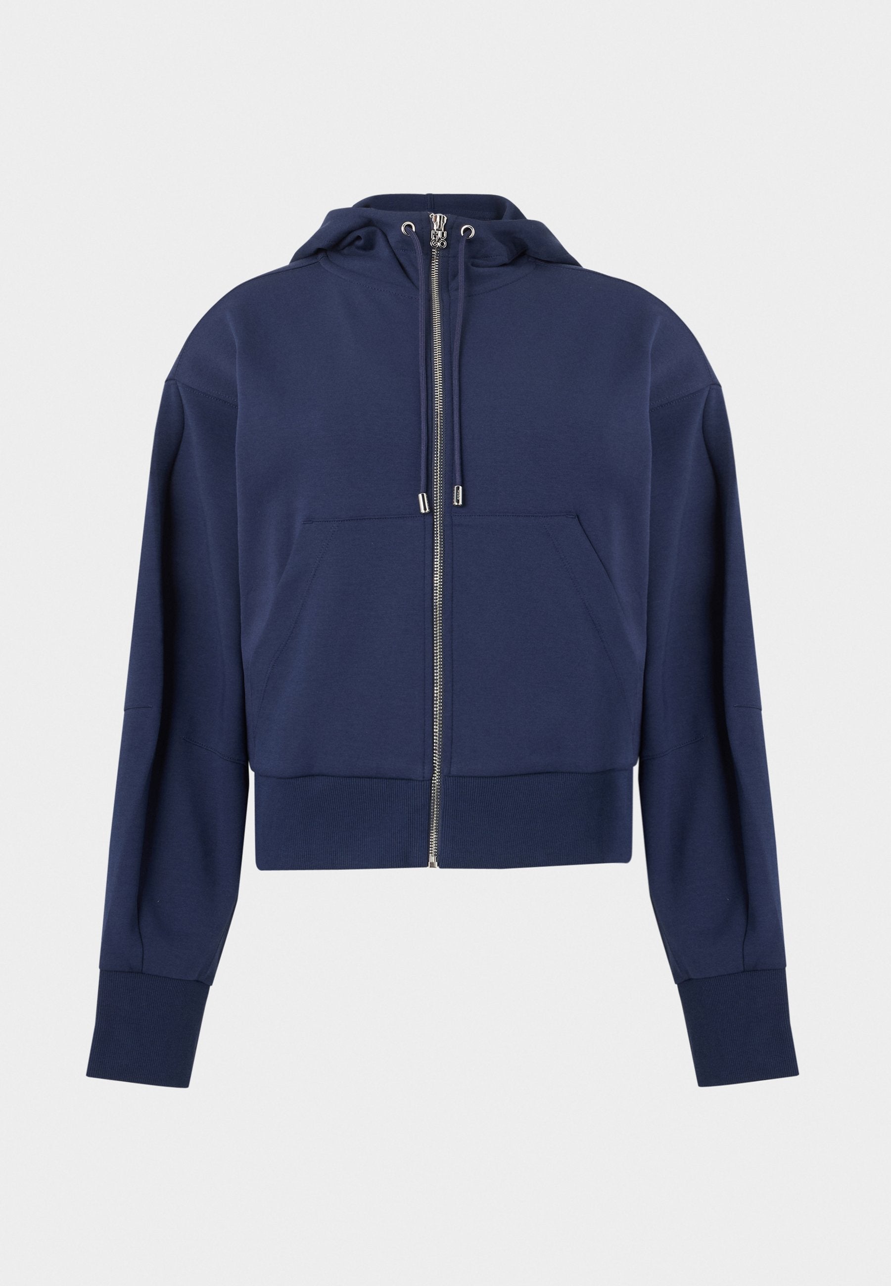 Marineblauer, kurz geschnittener Hoodie aus weicher Baumwolle, mit einem Reißverschluss vorne, einer großen Tasche und einer Kapuze mit Kordelzug und silbernen Metallakzenten.