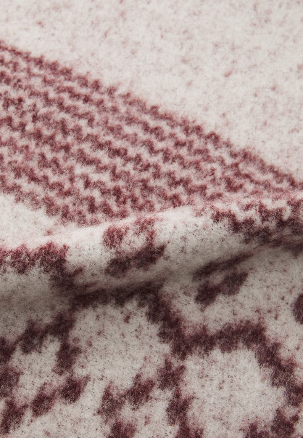 FAIR ISLE SCARF Media 2