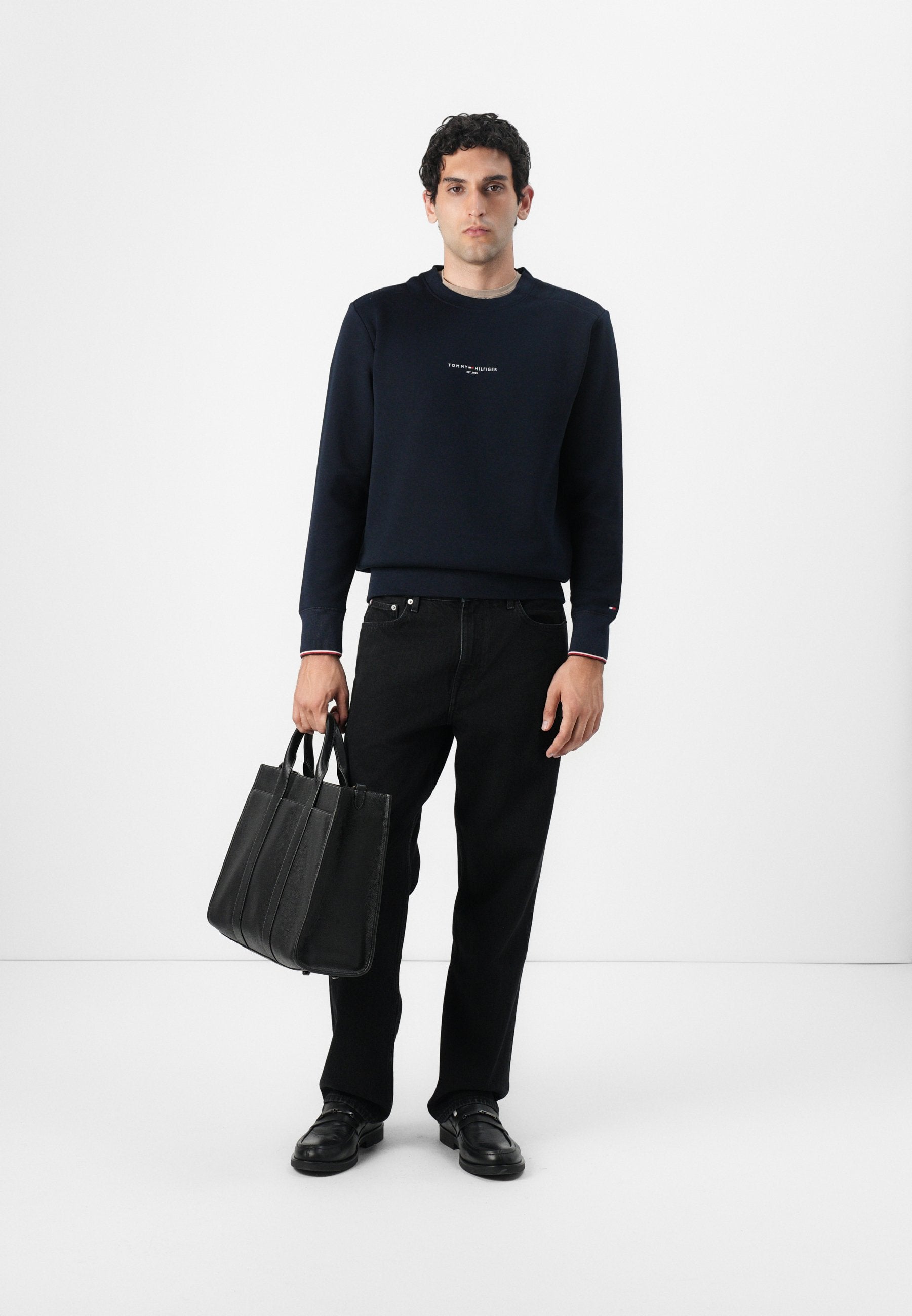 LOGO TIPPED CREW NECK Media 4