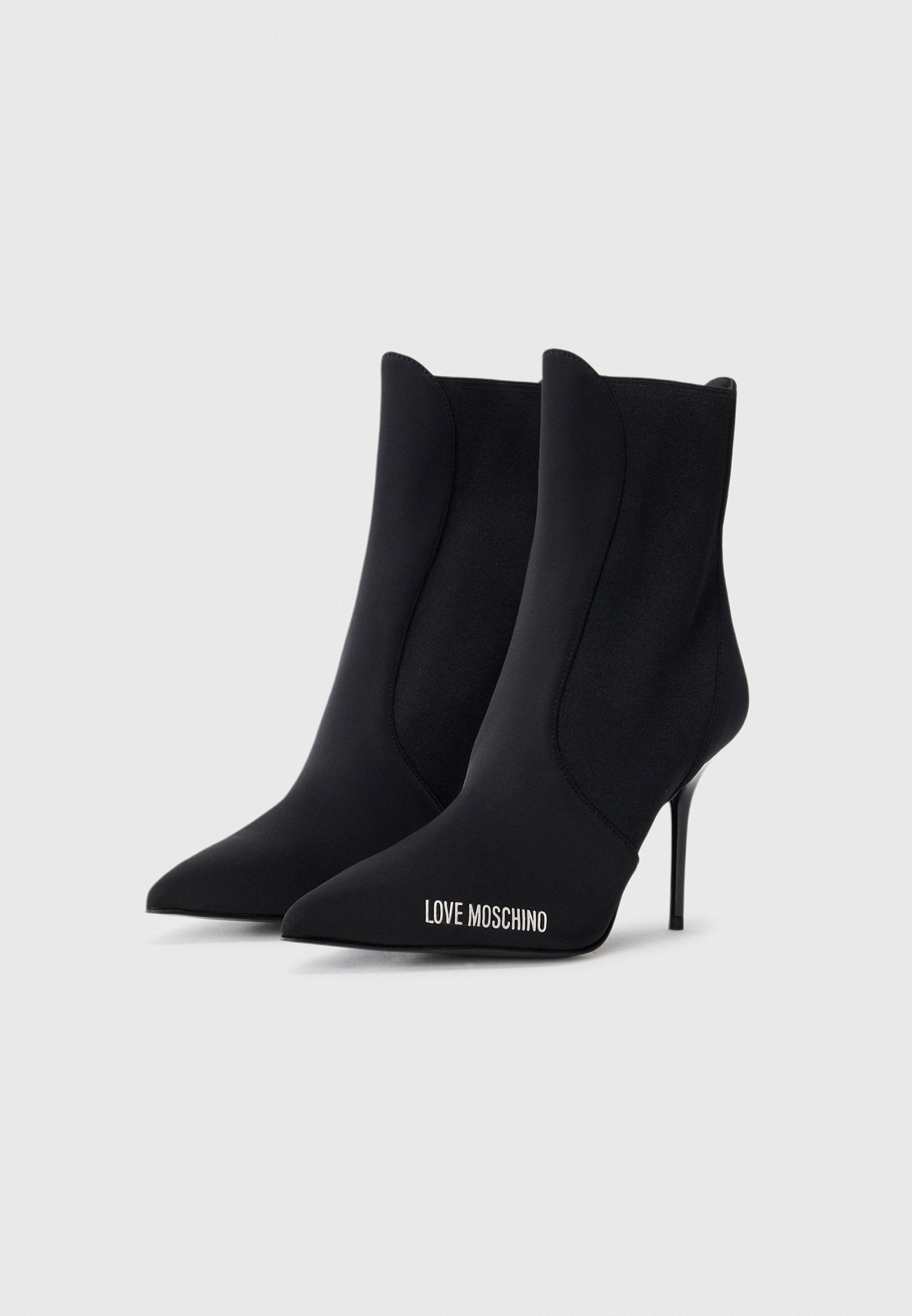 Love Moschino