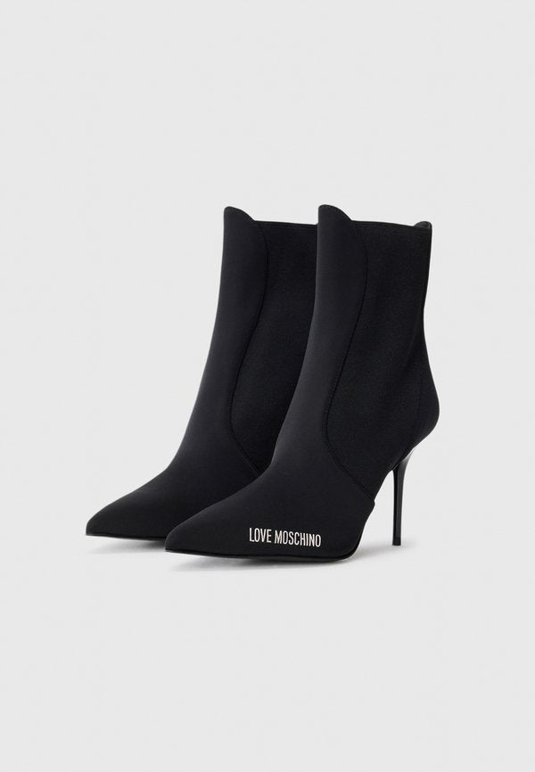 Love Moschino