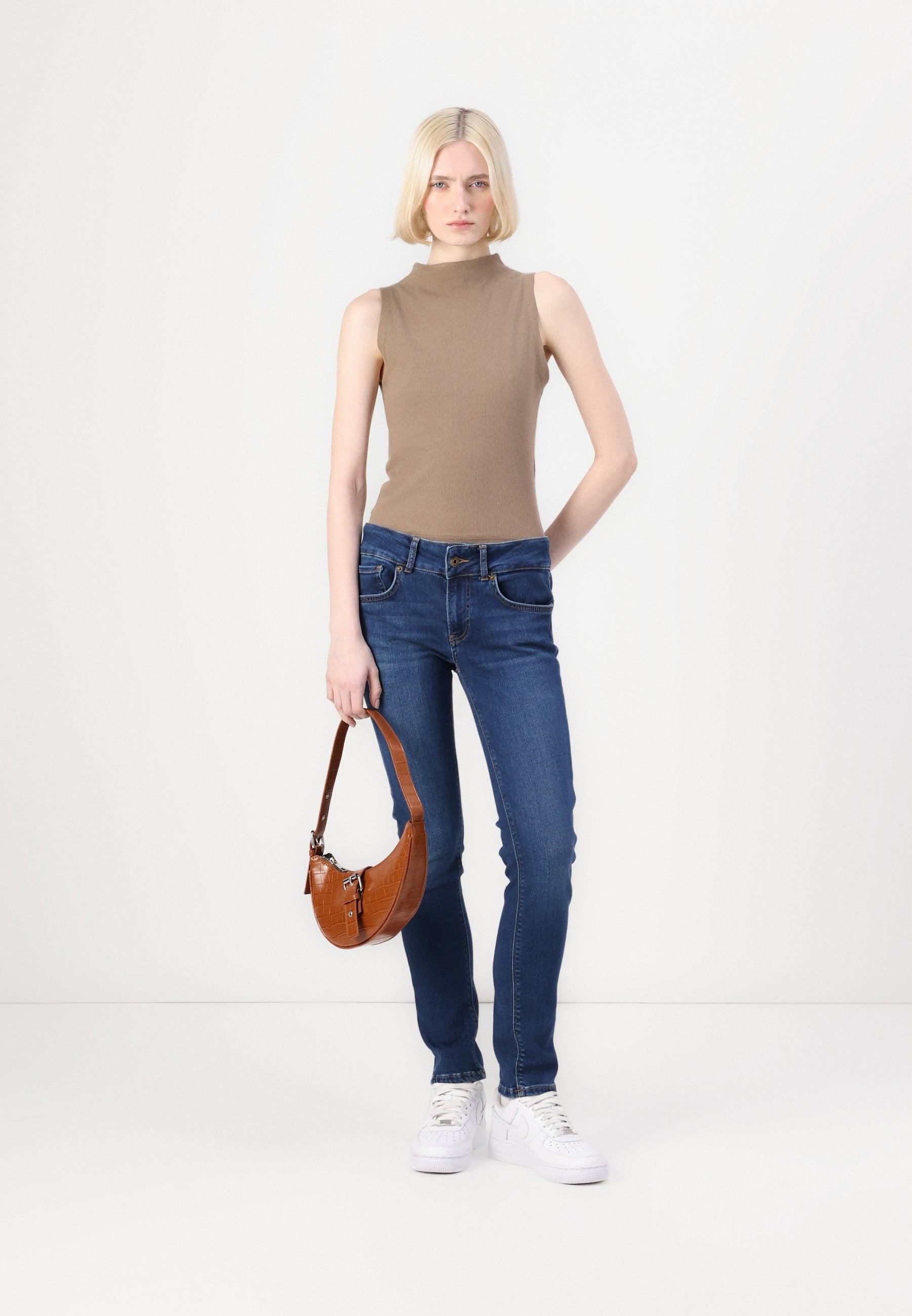 Pepe Jeans SLIM JEANS NEW BROOKE