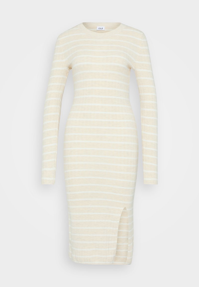 Strickkleid mit langen Ärmeln, cremefarbenen und weißen horizontalen Streifen, rundem Halsausschnitt und einem seitlichen Schlitz am Saum. Weicher Stoff und taillierter Schnitt.