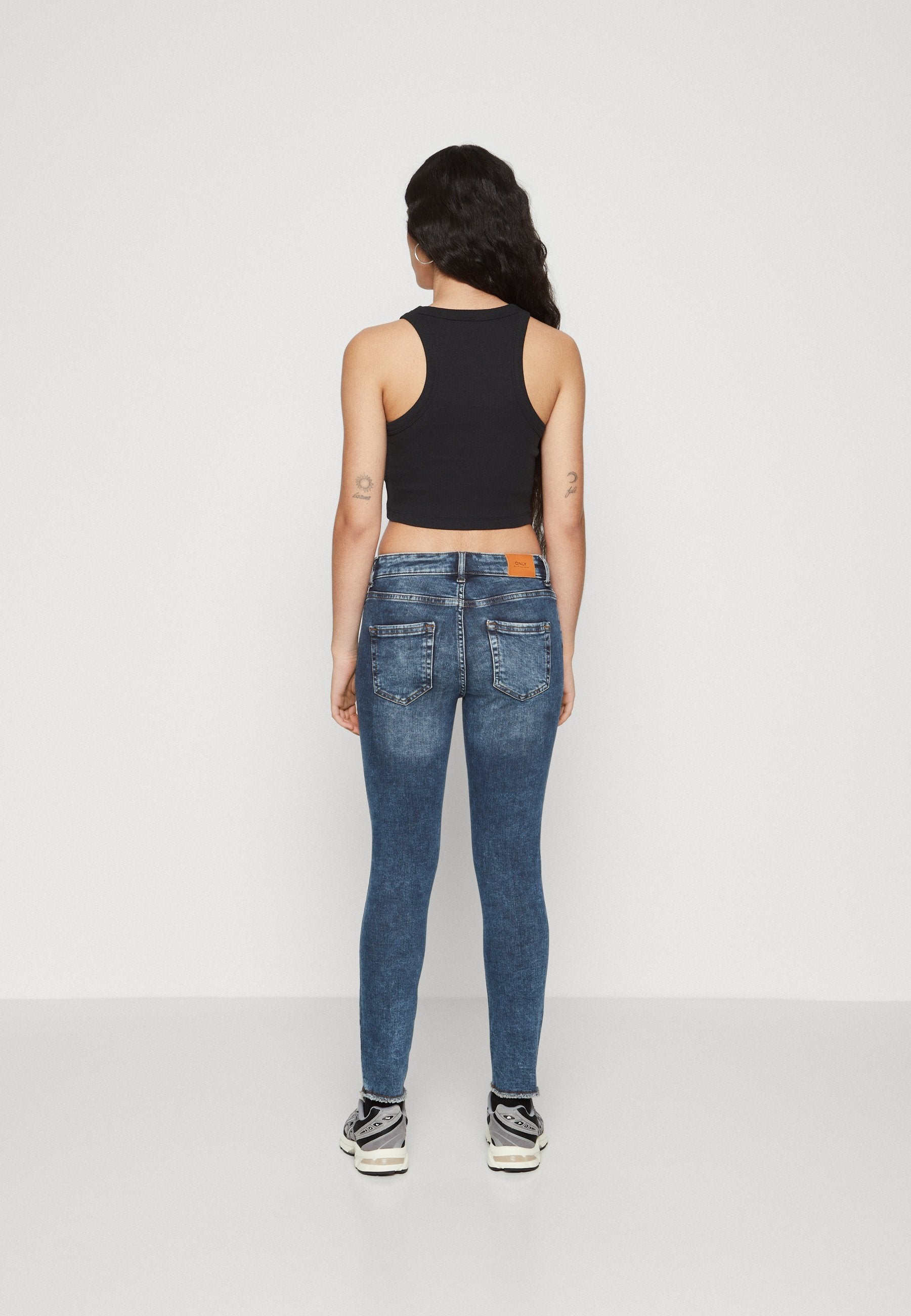 ONLBLUSH MID WAIST Media 4