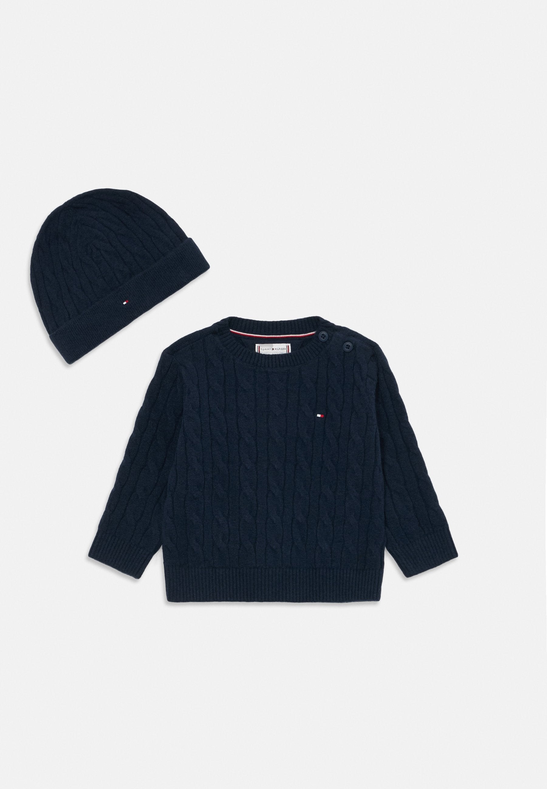 JUMPER AND BEANIE GIFT BOX Media 1
