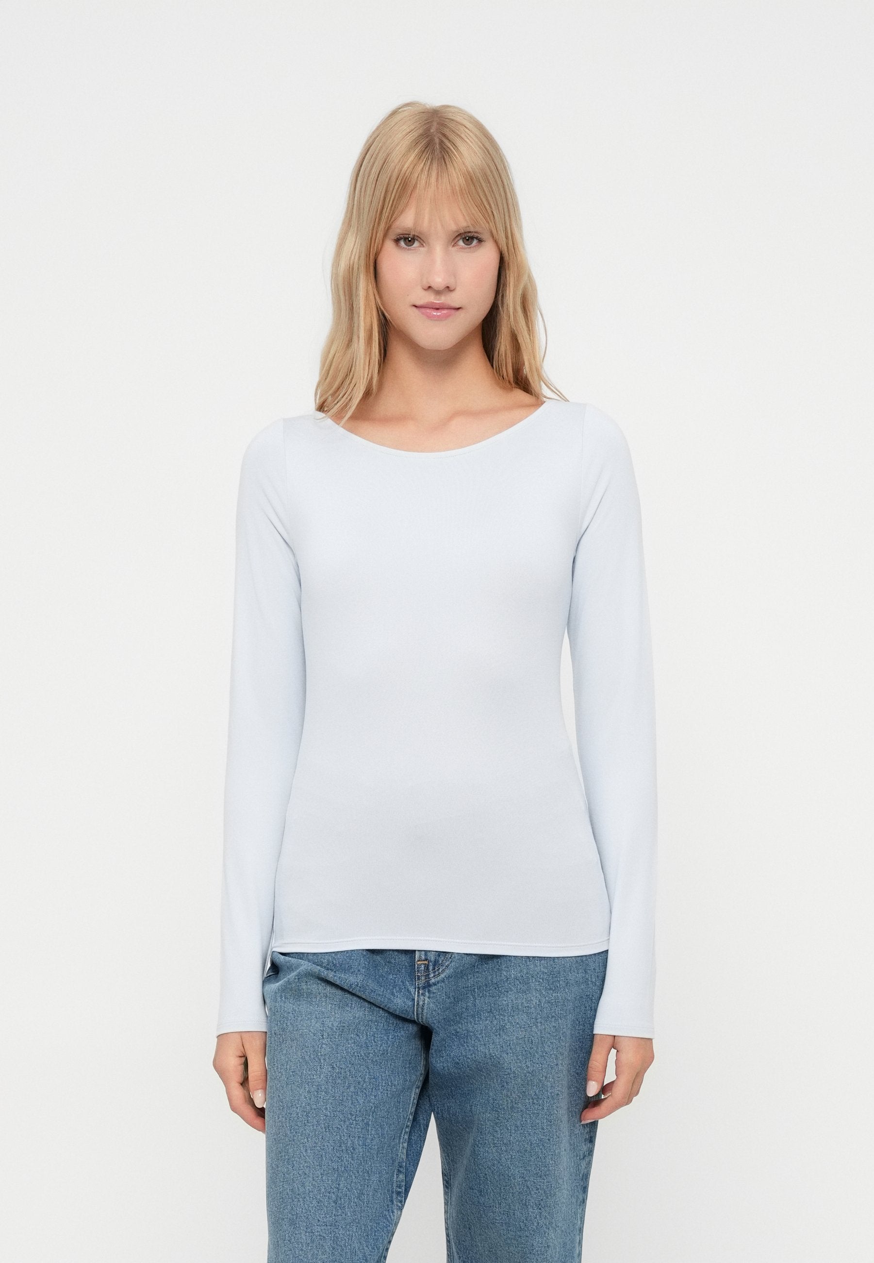 Hollister Co. FLAT SLASH