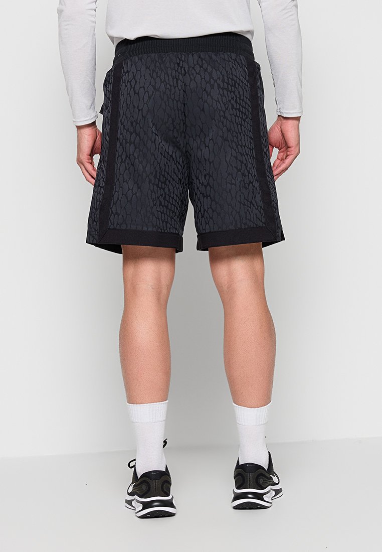Nike Performance