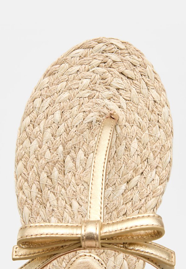 Stuart Weitzman FELICITY
