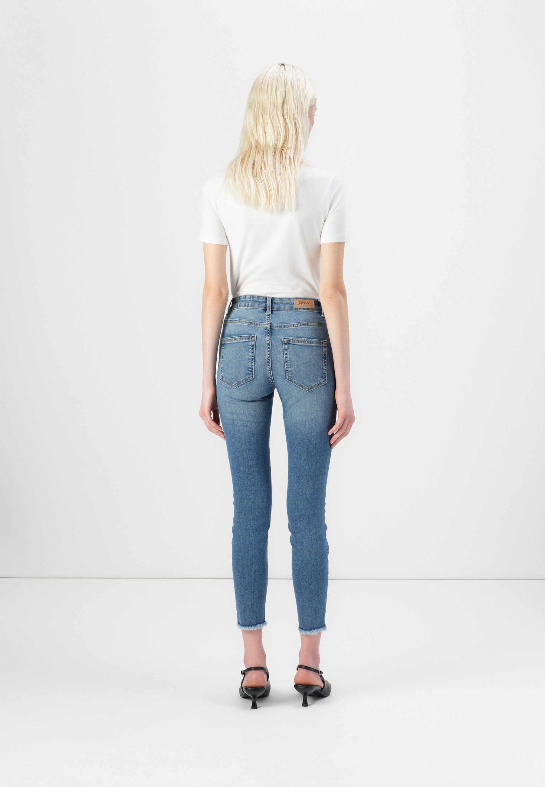 ONLBLUSH MID WAIST ANKLE Media 4
