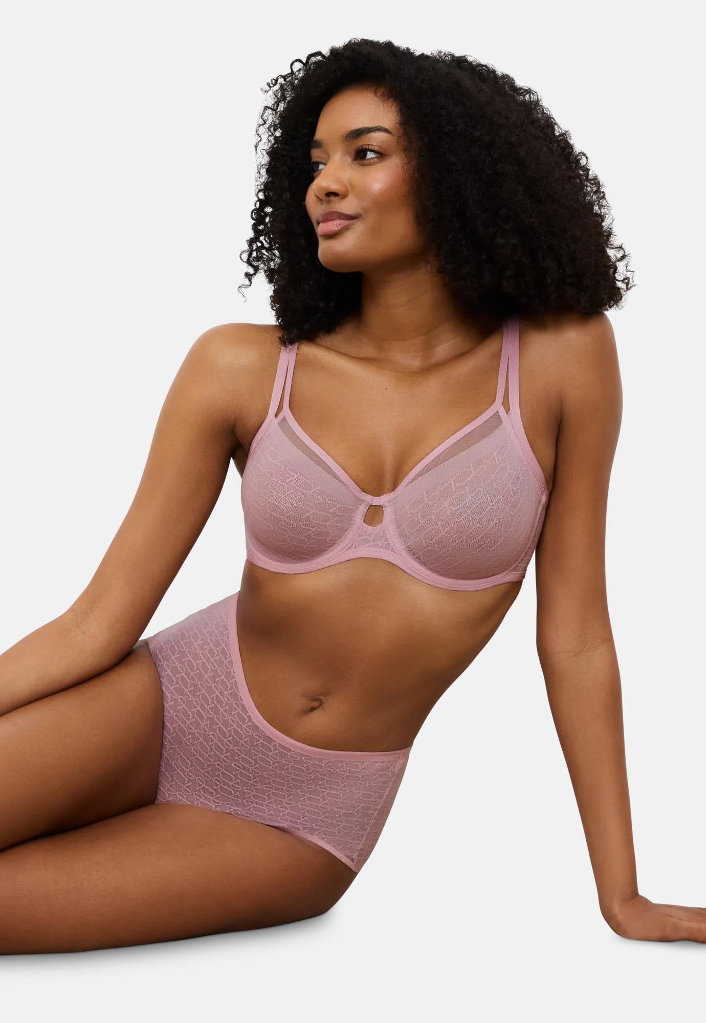 Triumph TRIUMPH SIGNATURE SHEER W01 EX