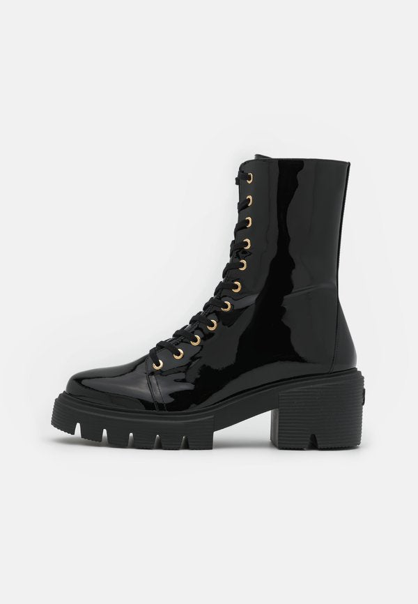 Stuart Weitzman SOHO BOOTIE