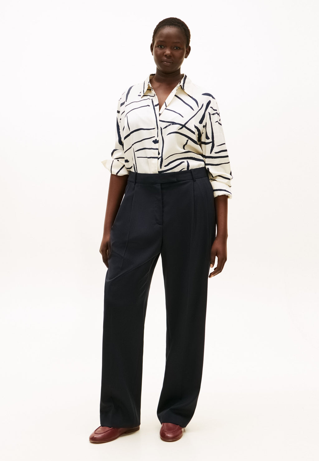 CURVE TIMELESS WOOL BLEND STRAIGHT LEG TROUSERS Media 2