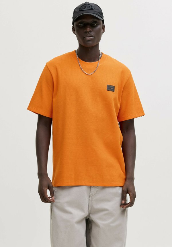Jack & Jones DAYTONA ROUND NECK SOLID - Basic T-shirt - exuberance