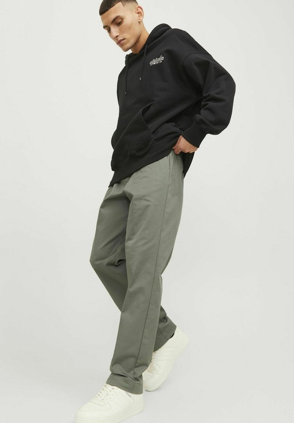 Jack & Jones PREMIUM Relaxed fit chinos