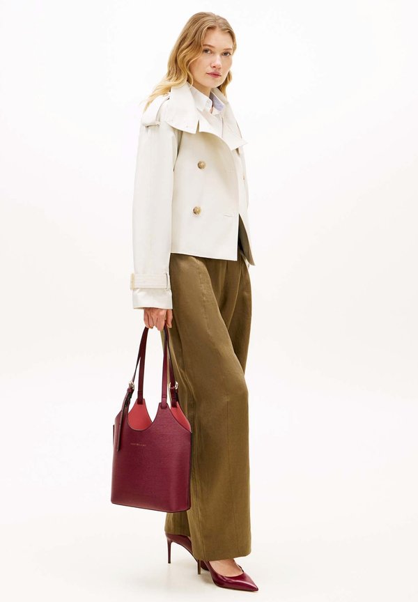 Tommy Hilfiger TH MODERN MINI TOTE - Handbag - velvet maroon