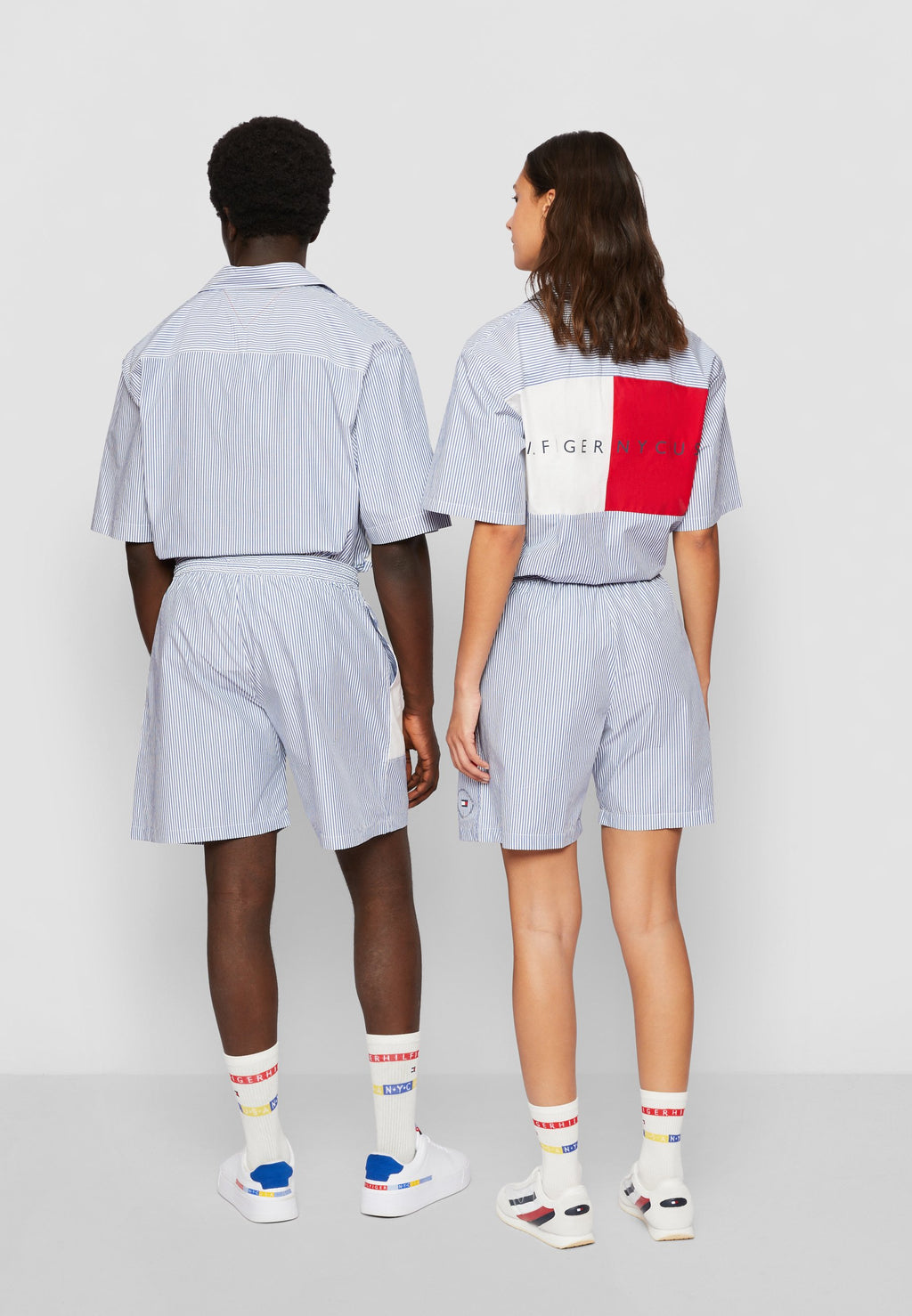 EXCLUSIVE UNISEX HILFIGER TEAM FLAG Media 5